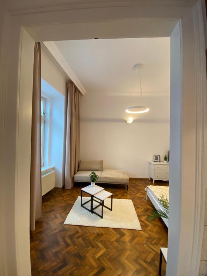 Apartment In City Center Кошице Экстерьер фото